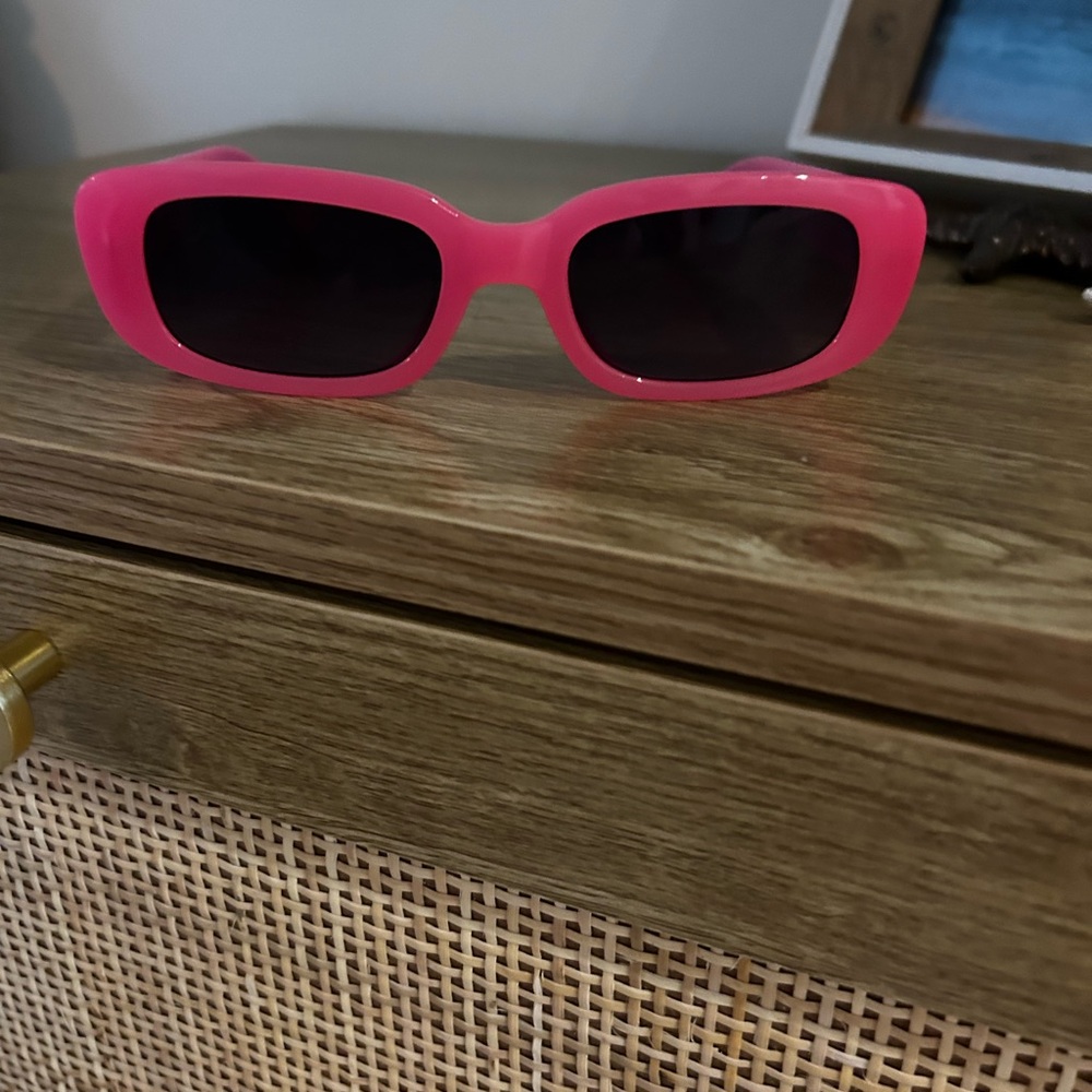 Stylish Pink Carve Sunglasses